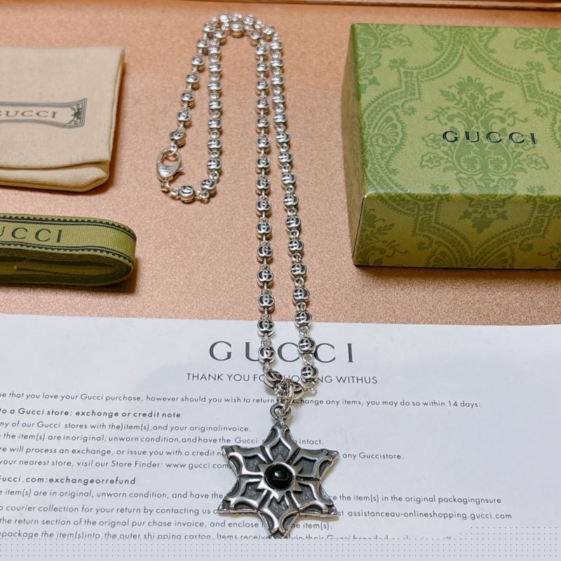 G*u*i necklaces